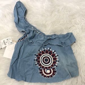 Off shoulder denim crop top